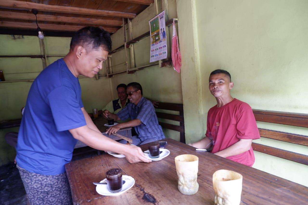 Latar-Belakang-Warung-Kopi-di-Tempirai-PALI-Jadi-Tempat-Bercengkerama-Warga-Sejak-Jaman-Dahulu.jpg