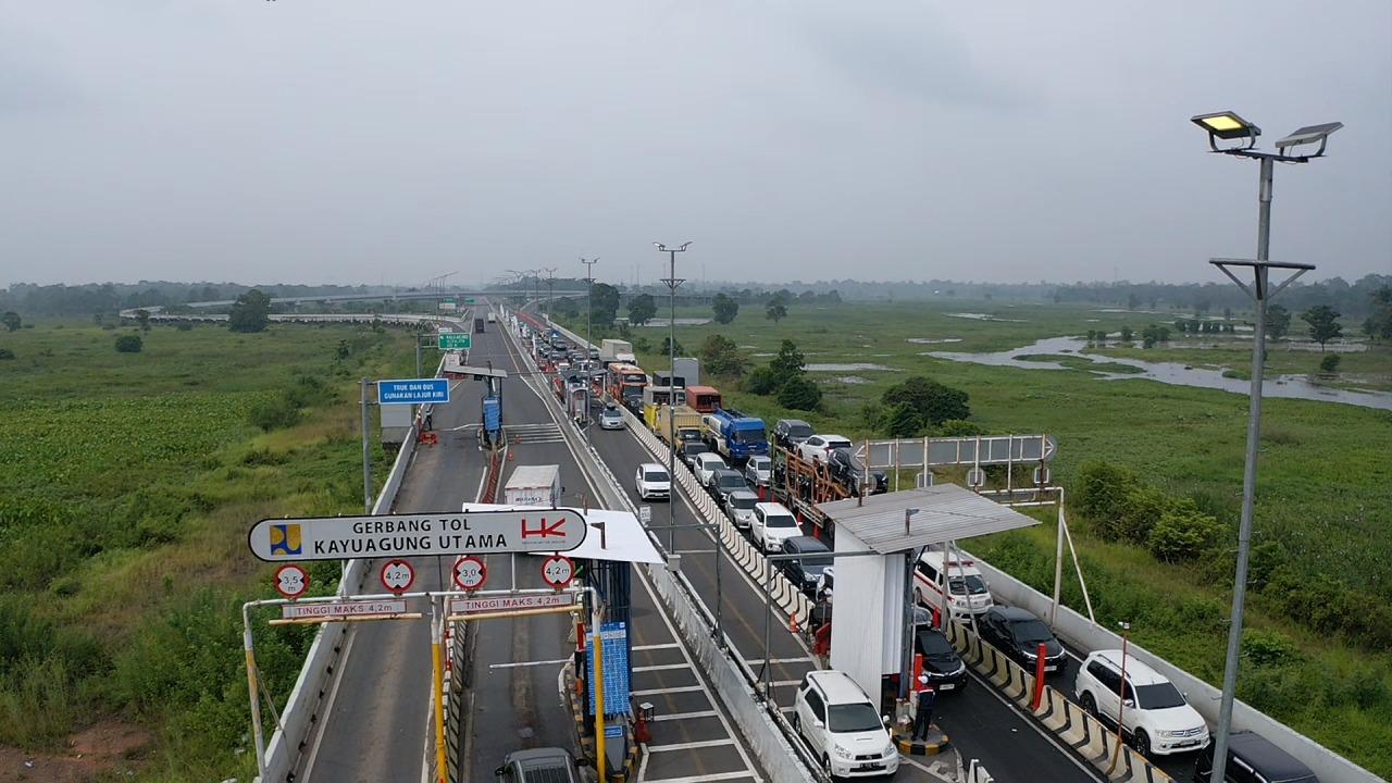 Libur Panjang Saat Waisak, 299.271 Kendaraan Melewati Tol JTTS, 14.656 Diantaranya Masuki Terpeka