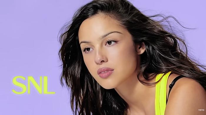 Lirik-Lagu-Olivia-Rodrigo-Begged-Lengkap-dengan-Terjemahannya.jpg