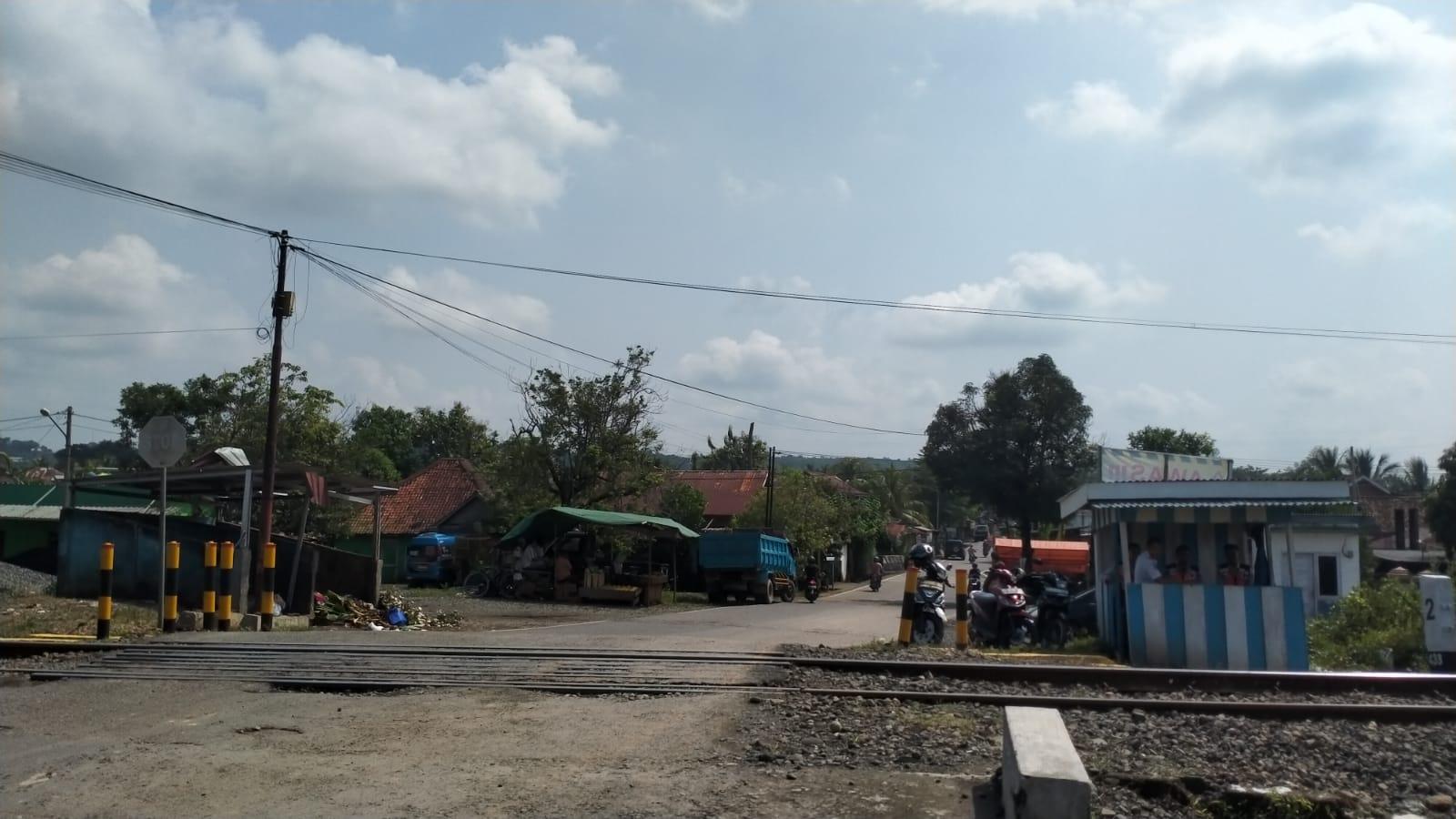 Lokasi-perlintasan-kereta-api-tak-berpalang-di-Kota-Lahat.jpg