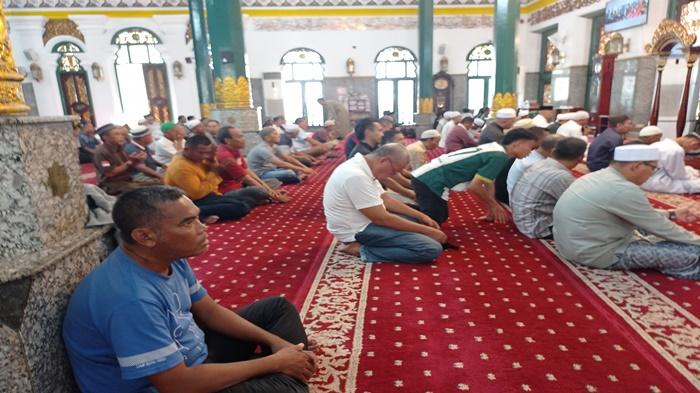 Masjid-Agung-Palembang-Gelar-Zikir-dan-Doa-di-Malam-Tahun-Baru-Ikut-Doakan-Korban-Bencana-Sumatera.jpg