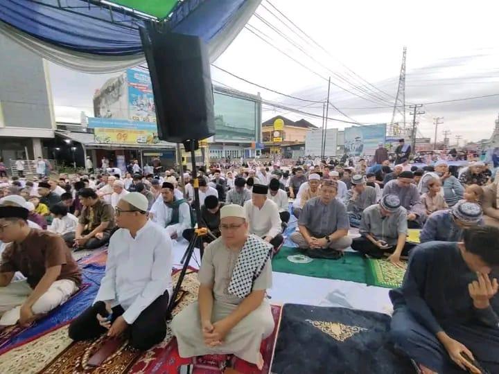 Masjid-Al-Mustanir-Banyuasin-Gelar-Sholat-Idul-Fitri-Hari-Ini-Ikuti-Rukyah-Global-Timur-Tengah.jpg