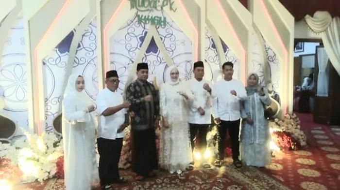Masyarakat dan Pejabat Hadiri Open House di Rumah Dinas Bupati Banyuasin, Askolani : Tak Ada Pembeda