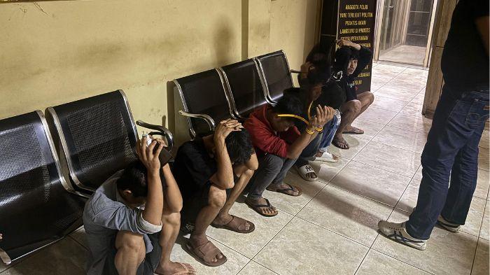 Memukul Kendaraan Sambil Minta Uang, 5 Pemalak Sopir Truk di Simpang Empat Tol Keramasan Diamankan