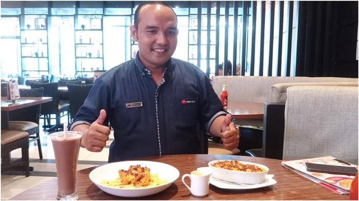 Menu-baru-Pizza-HUT-2023-menu-baru-pasta-classis-fetticcine-with-crispy-chiken.jpg