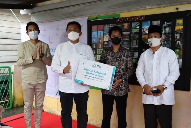 Dukung Pemberdayaan Ekonomi Daerah, Kelompok Usaha Cahaya Binaan YBM UIW S2JB Terima Bantuan