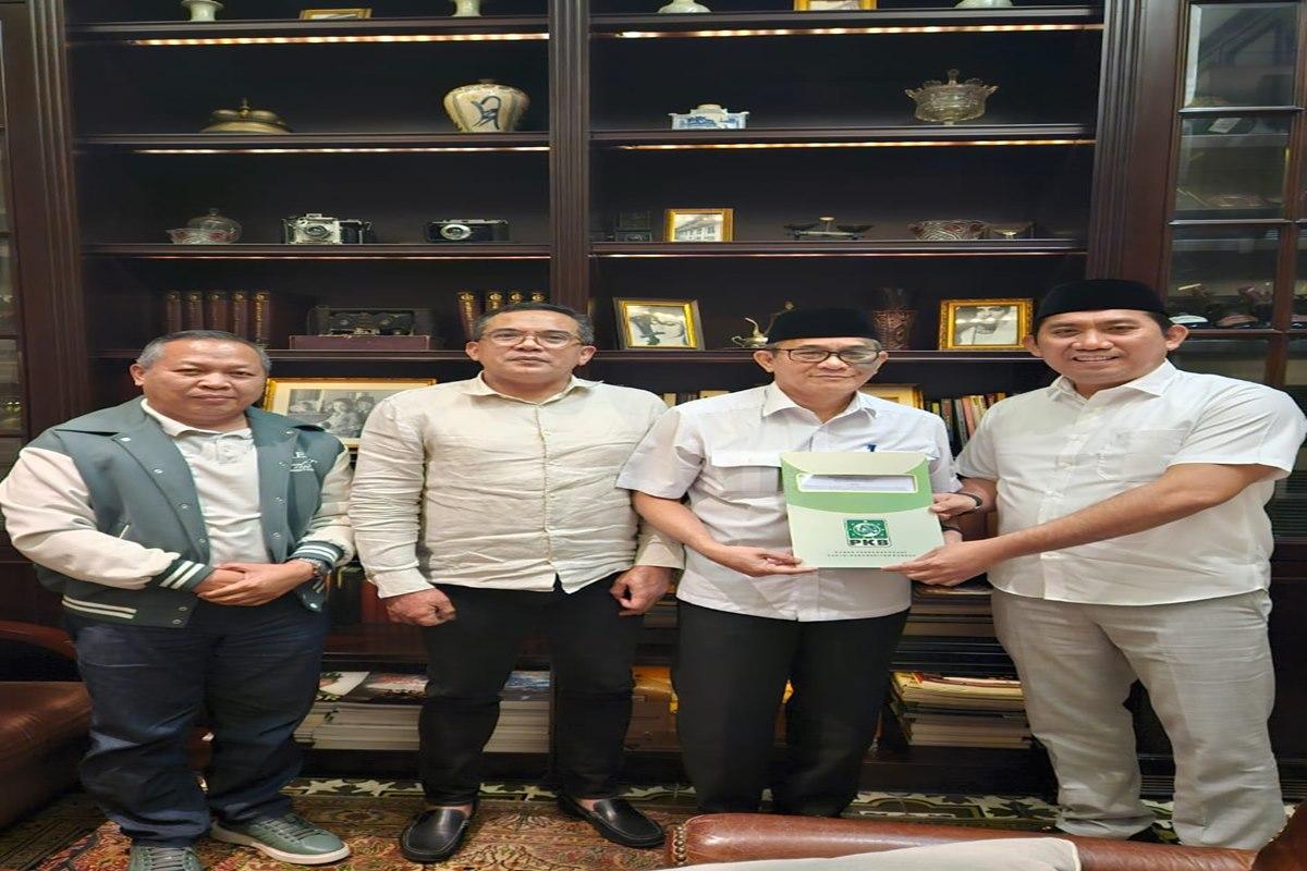 Paslon-HAPAL-saat-menerima-SK-DPP-PKB-untuk-maju-Pil.jpg