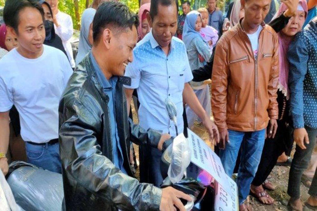 Bahagianya Pegi Setiawan Terima Hadiah Motor dari Bos Durian usai Bebas dari Tersangka Kasus Vina