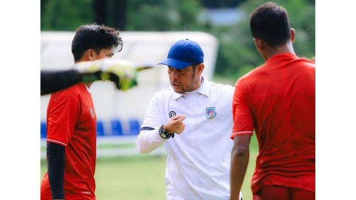Pelatih-Sumsel-United-Nil-Maizar-Dinobatkan-Sebagai-Coach-of-The-Week-Pekan-ke-15.jpg