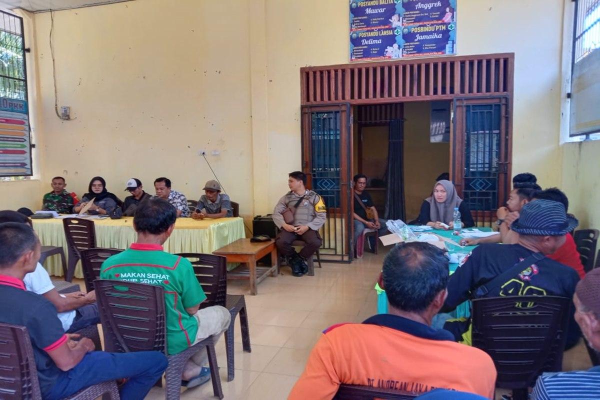 39 Desa Sudah Mendapatkan Kompensasi Seismik 2D Amalia Extension - Pembayaran-kompensasi-kepada-masyarakat-di-11.jpg