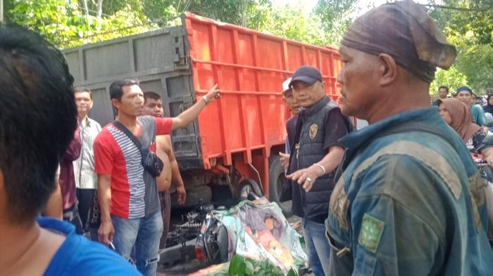 Pemotor Tewas Usai Tabrak Truk Mogok di Tebedak Ogan Ilir, Sopir Diperiksa Polisi