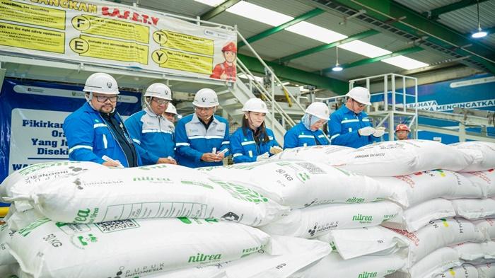 Pusri Gelar Pengantongan Tahun 2025 dan Perdana Tahun 2026 di Area Pabrik 