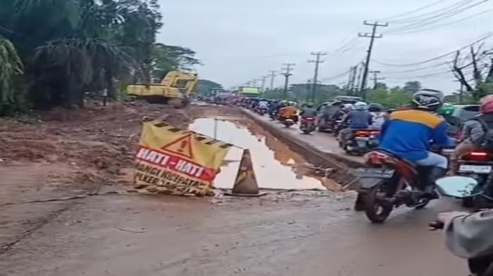 Penyebab Jalur Tanjung Api-api Macet Parah Karena Perbaikan Jalan, Polisi Desak Pengerjaan Dikebut