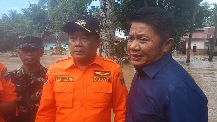 Tinjau Banjir Bandang Lahat, Herman Deru dan Cik Ujang Ingatkan Soal DAS