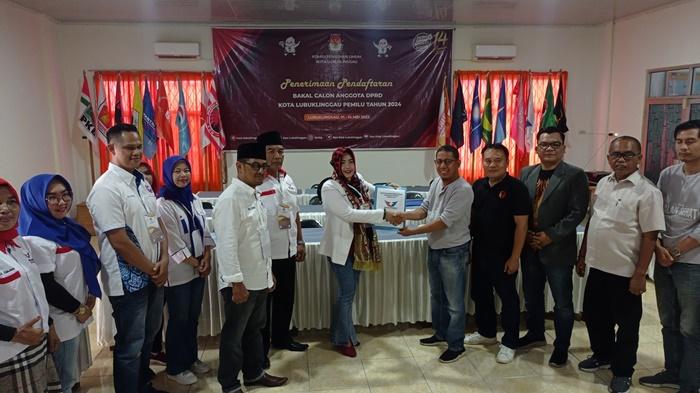 Perindo-Lubuklinggau-Hanya-Daftarkan-Delapan-Caleg-Didominasi-Emak-Emak.jpg
