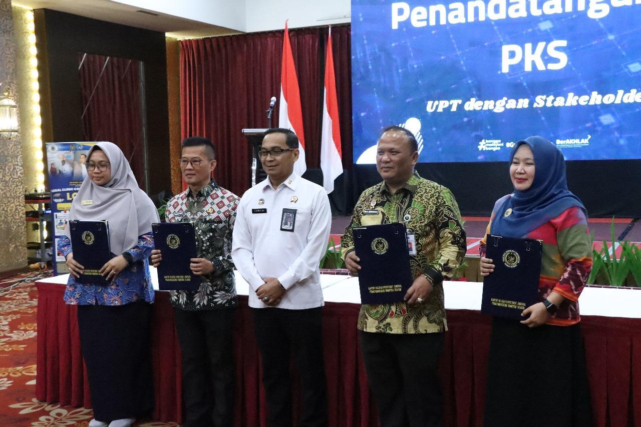 Perkuat-Akses-Hukum-Layanan-Pemasyarakatan-Kemenkum-Sumsel-Teken-MoU-Legal-Clinic-Collaboration.jpg