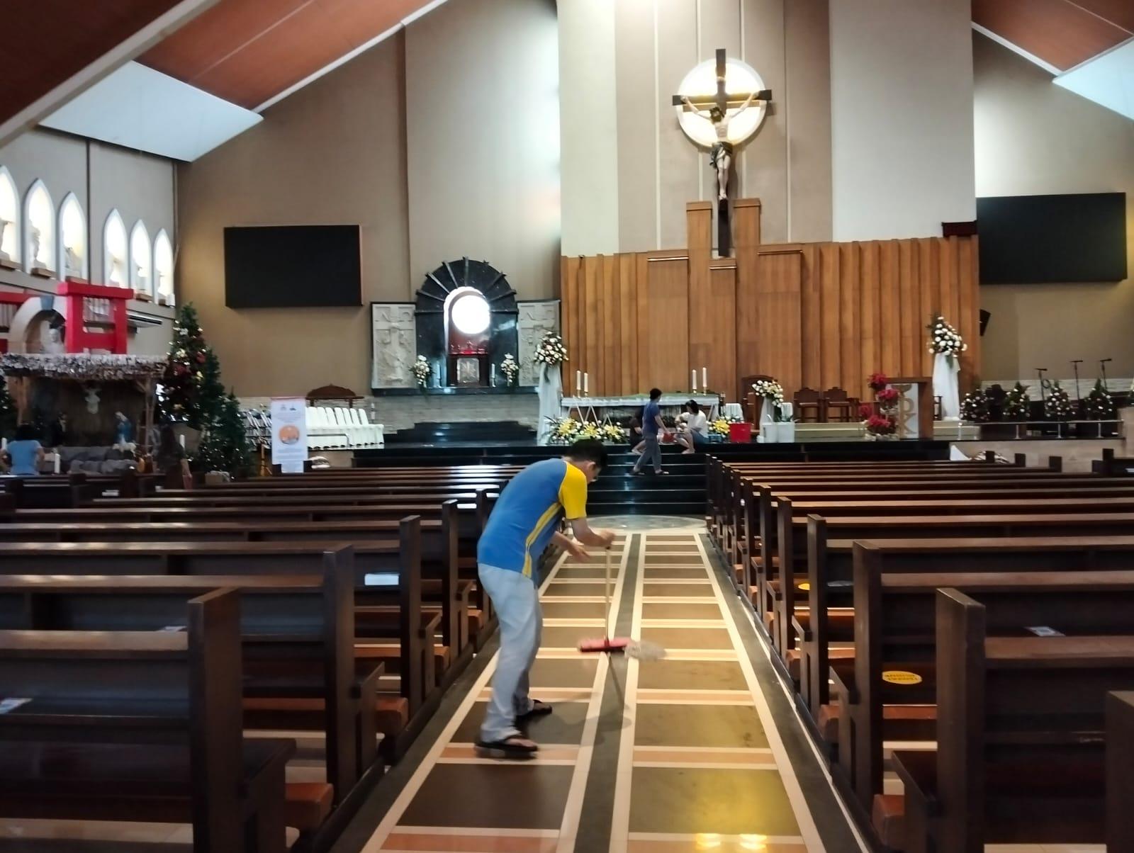 Persiapan-Gereja-Santo-Yoseph-Palembang-Jelang-Misa-Natal-yang-Dimulai-Pukul-1700-WIB.jpg