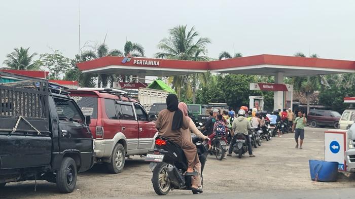 Pertamax-di-OKU-Timur-Langka-Hingga-Buat-Warga-Resah-Pengelola-SPBU-Akui-Pasokan-Tak-Lancar.jpg