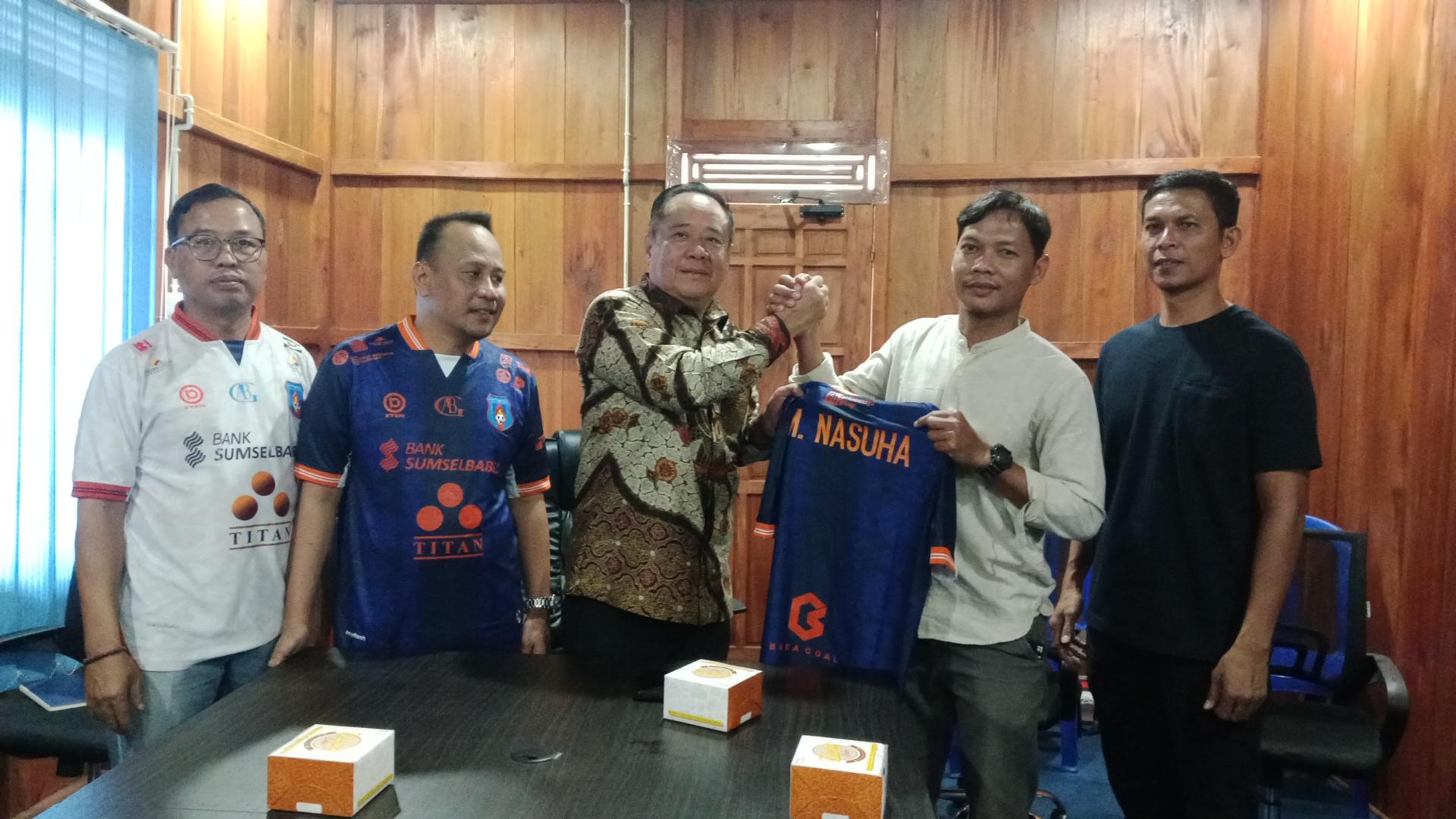 Profil dan Perjalanan Karier M Nasuha, Resmi Ditunjuk Sebagai Pelatih Baru Sumsel United - Tribunsumsel.com