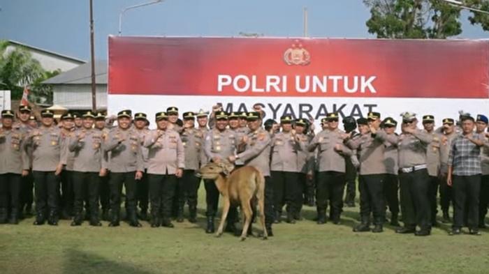 Purna Bakti, AKP Dwiruddin Anggota Polres OKI Dapat Hadiah Seekor Sapi