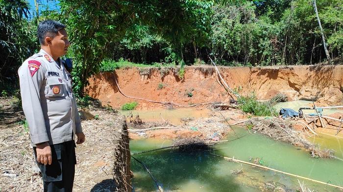 Reaksi-AKBP-Ferly-Rosa-Lihat-Tambang-Emas-Ilegal-di-Muratara.jpg