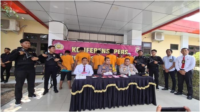 Satres-Narkoba-Polres-OKU-Timur-Polda-Sumsel-selama-Oktober-2023-menyelesaikan-6-kasus.jpg