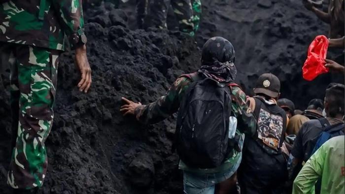 Sebanyak-tiga-pendaki-menjadi-korban-erupsi-Gunung-Dukono-di-Kabupaten-Halmahera.jpg