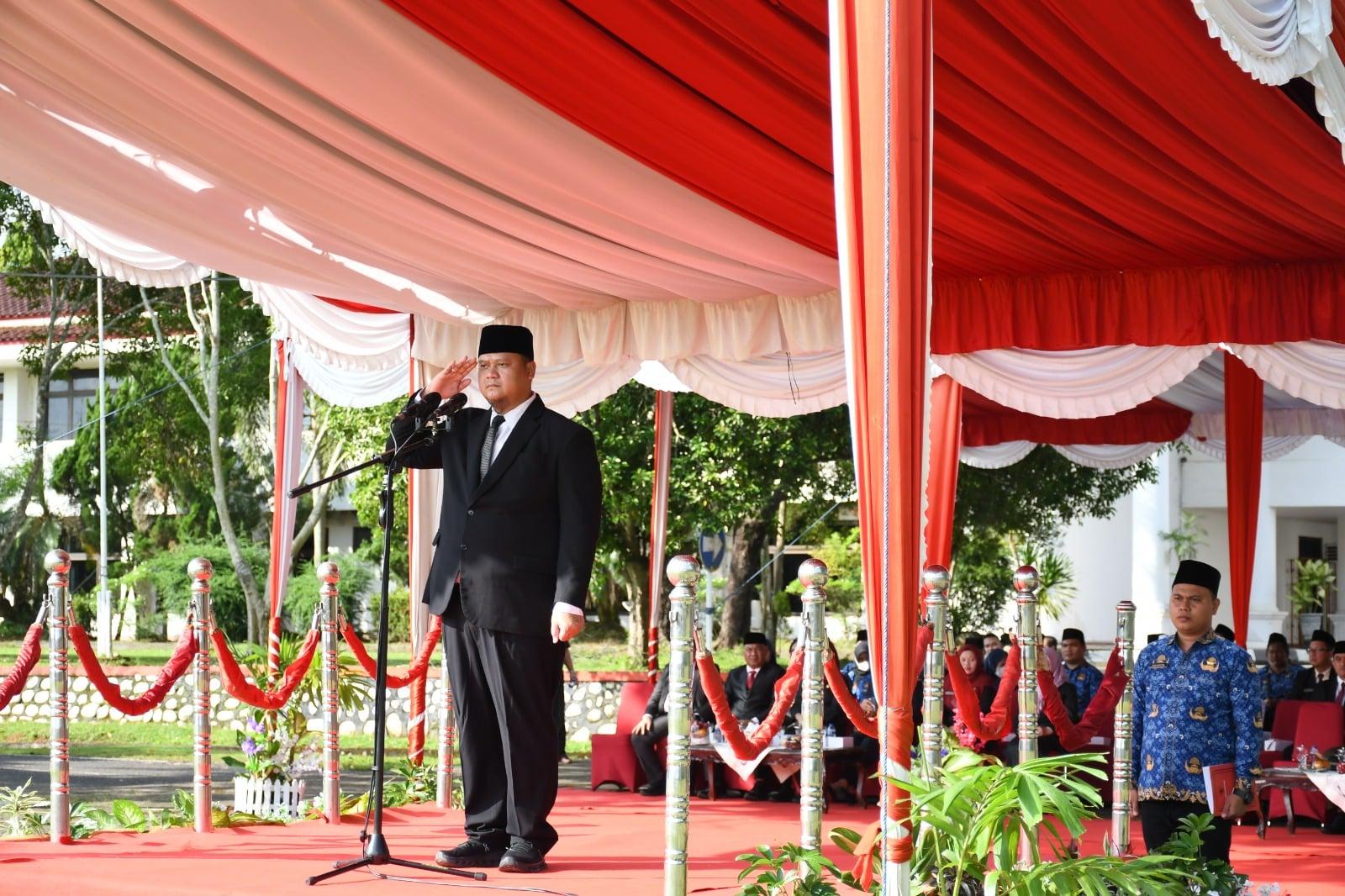 Sekda-Banyuasin-H-Erwin-Ibrahim-saat-memimpin-upacara-peringatan-Hari-Otonomi-Daerah.jpg