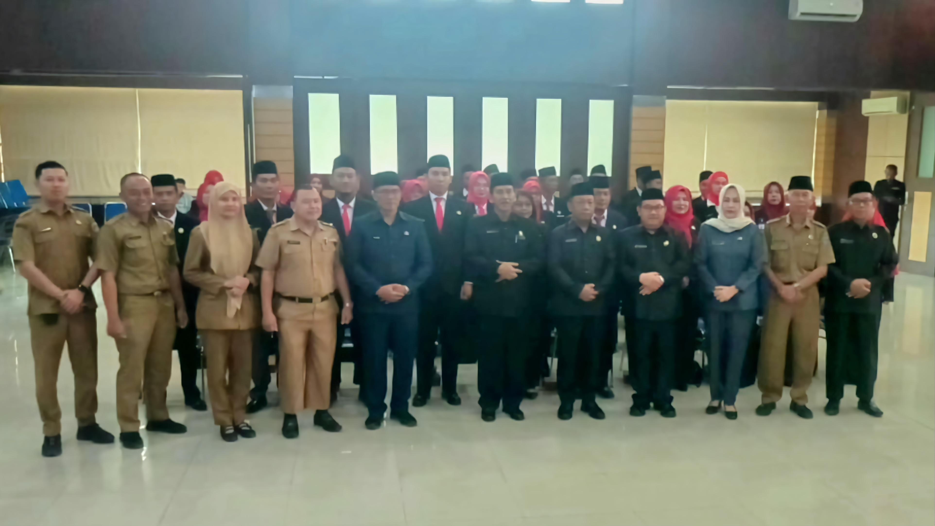 Lantik 37 Pejabat Fungsional, Sekda OKU Timur Ingatkan ASN untuk Ikhlas Melayani