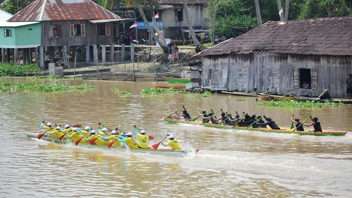Semarak-Lomba-Perahu-Bidar-di-Sungai-Babatan-OKI-Sumsel-Rebutkan-Hadiah-Utama-Sapi-dan-Kerbau.jpg