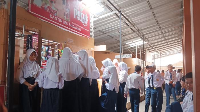 Ada Program Makan Bergizi Gratis, Siswa di Palembang Tetap Ramai ke Kantin, Sebut Belum Kenyang