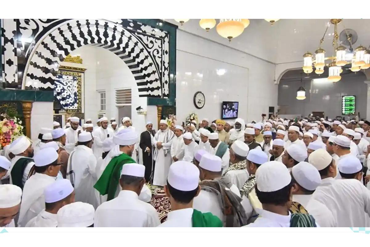 Syair-Manaqib-Abah-Guru-Sekumpul-Dengan-Bismillah-kami-mulakan.jpg