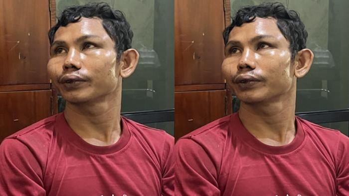 TERDUGA-PELAKU-Angga-31-menantu-dari-Aminah-64-saat-diperiksa-pihak.jpg