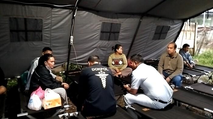 Tangis-istri-sopir-dan-kernet-bus-tangki-tewas-kecelakaan-bus-als.jpg