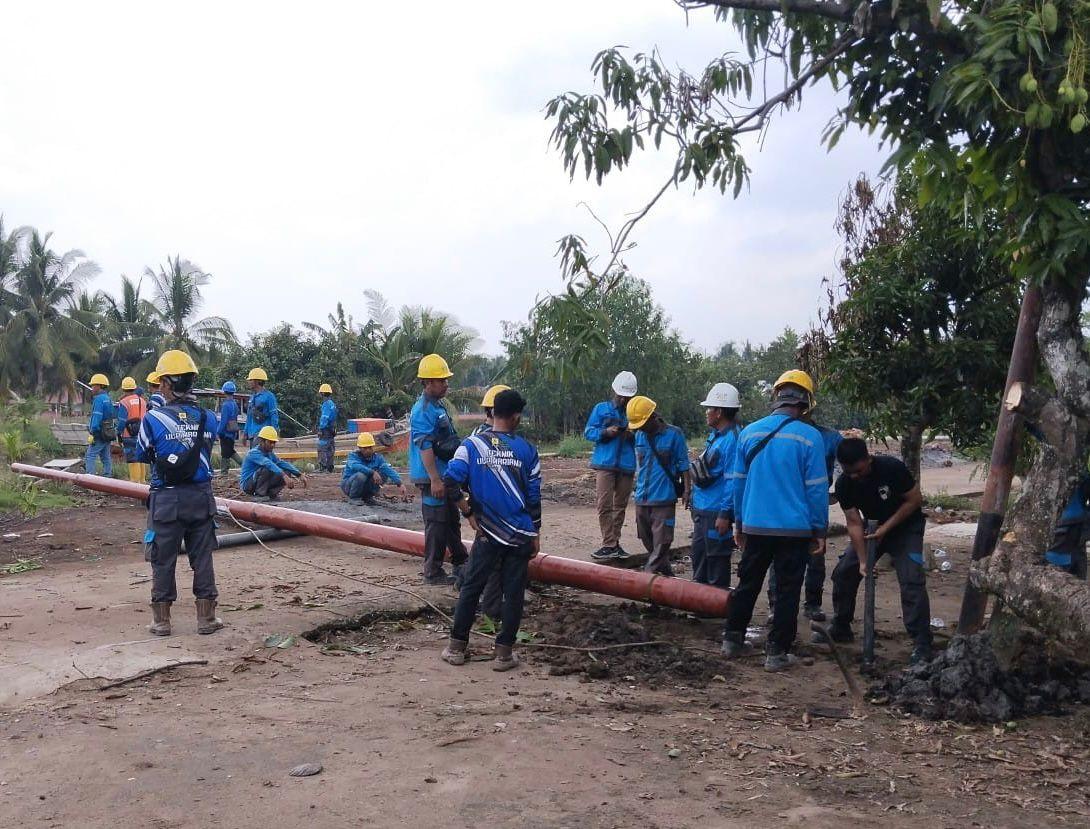 Tiang Listrik di Makarti Roboh, PLN Berjibaku dalam Penormalan Kelistrikan