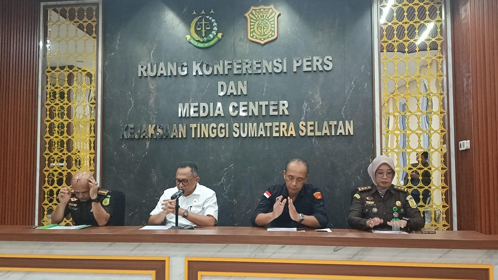 Ungkap 2 Kasus Besar di Sumsel, Kejati Tetap 5 Tersangka, 1 Tak Ditahan Karena Jalani Ibadah Haji