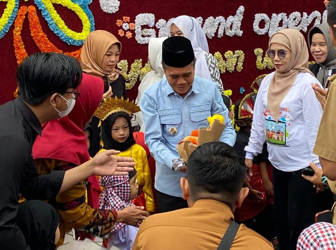 Wakil-Bupati-Ogan-Ilir-Ardani-Hadiri-Grand-Opening-TK-dan-TPA-Yayasan-Ulil-Albab-Tanjung-Raja.jpg