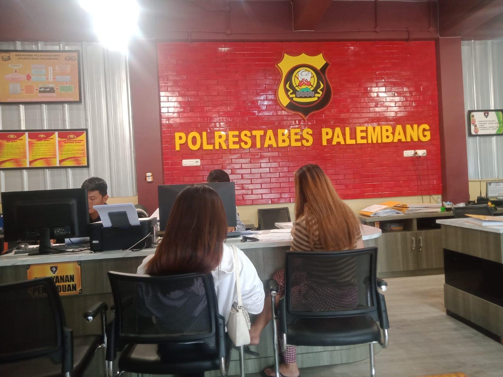 Wanita-di-Palembang-Laporkan-Adik-Kandungnya-ke-Polisi-Ketakutan-Akan-Dibacok-Dengan-Parang.jpg