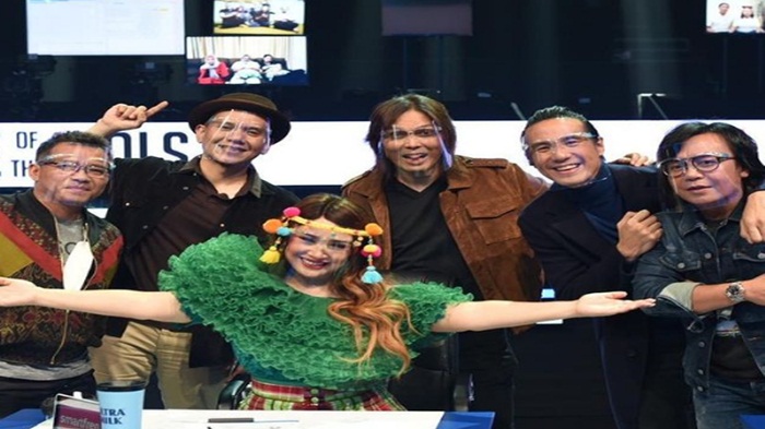 anang-hermansyah-bersama-juri-lainnya-titi-dj-ari-lasso-fadly-padi-dan-once-beserta-daniel-mananta.jpg