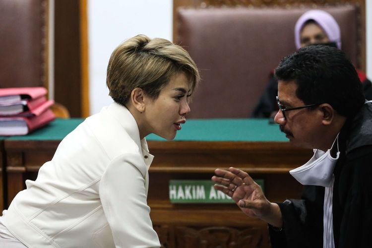 artis-nikita-mirzani-menjalani-sidang-putusan-atas-dugaan-kasus-penganiayaan.jpg