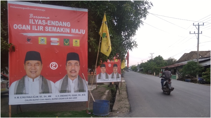 baliho-paslon-ilyas-panji-alam-endang-di-tebing-gerinting-oi.jpg