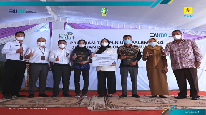 PLN Peduli Salurkan Rp 152 Juta Selesaikan Sertifikat Kelulusan Siswa Kurang Mampu