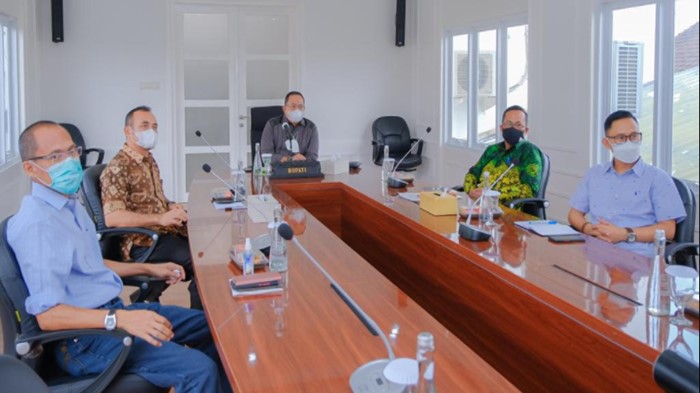 bupati-muba-h-dodi-reza-alex-vicon-rakor-pembahasan-penerapkan-ppkm-level-3-dan-4.jpg