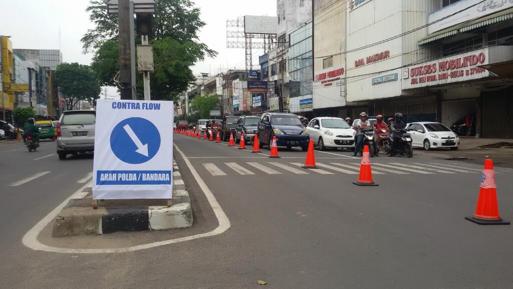 Contra Flow Bagi Pengendara yang Menuju ke Simpang Polda