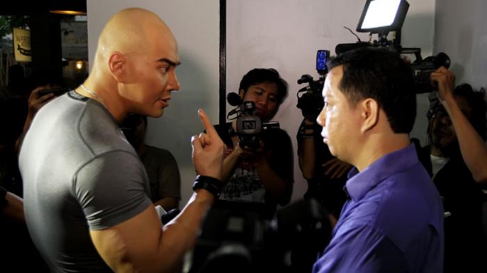 Sadis, Deddy Corbuzier Sebut Mahasiswa UI yang Beri Kartu Kuning ke Jokowi Harus Dibeginikan