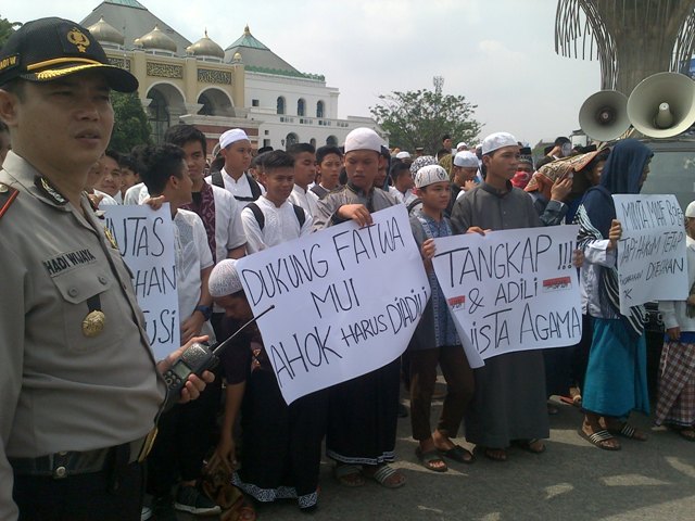 demo-ahok-palembang_20161104_140755.jpg