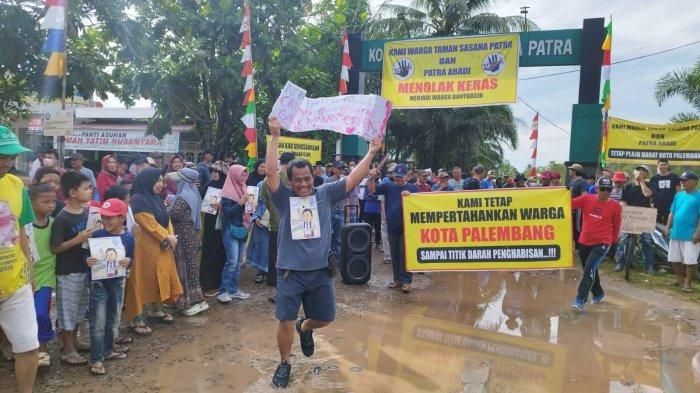 demo-warga-tegal-binangun-tolak-masuk-kabupaten-banyuasin.jpg