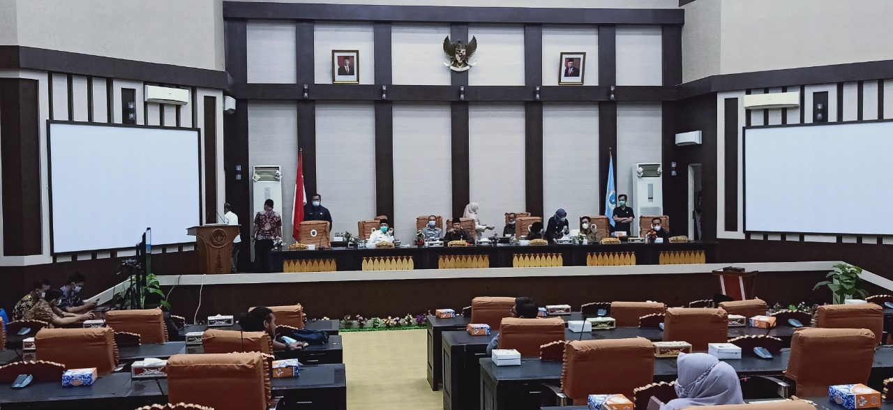 Seluruh Anggota DPRD OKI Sepakati Draf Pembentukan Peraturan Daerah Tahun 2021