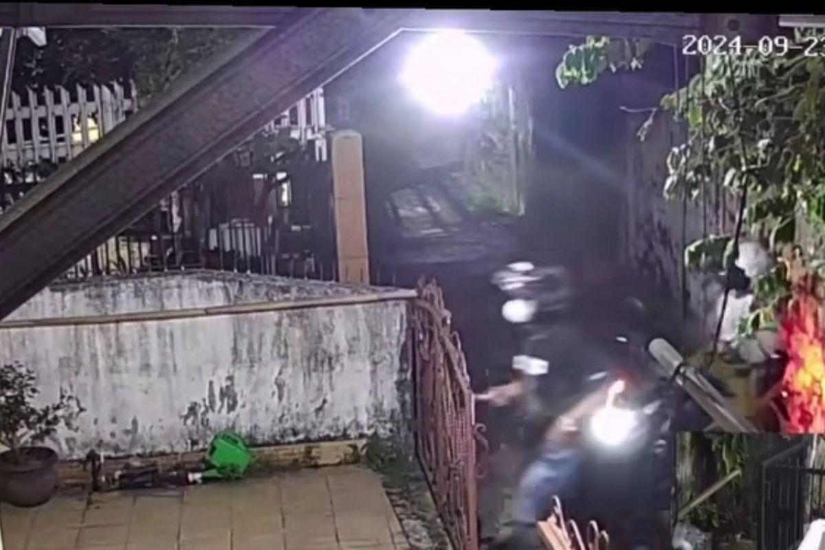 Viral Terekam CCTV Diduga Pasangan Kekasih di Palembang Curi Motor di Kawasan Tangga Takat