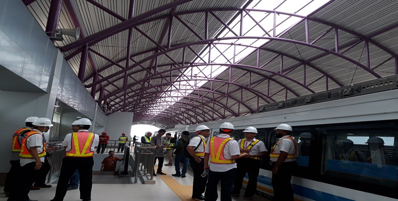 gerbong-lrt-palembang_20180713_135234.jpg